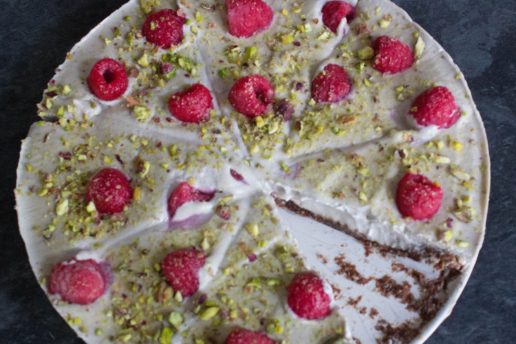 Easy Raw Vanilla Cake with Chocolate Base