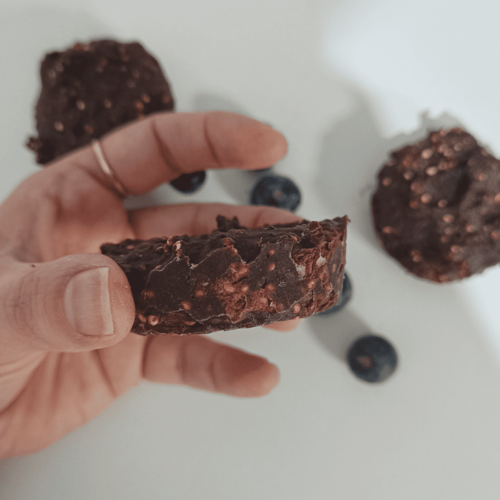 chocolate quinoa bites with raspberry chia jam