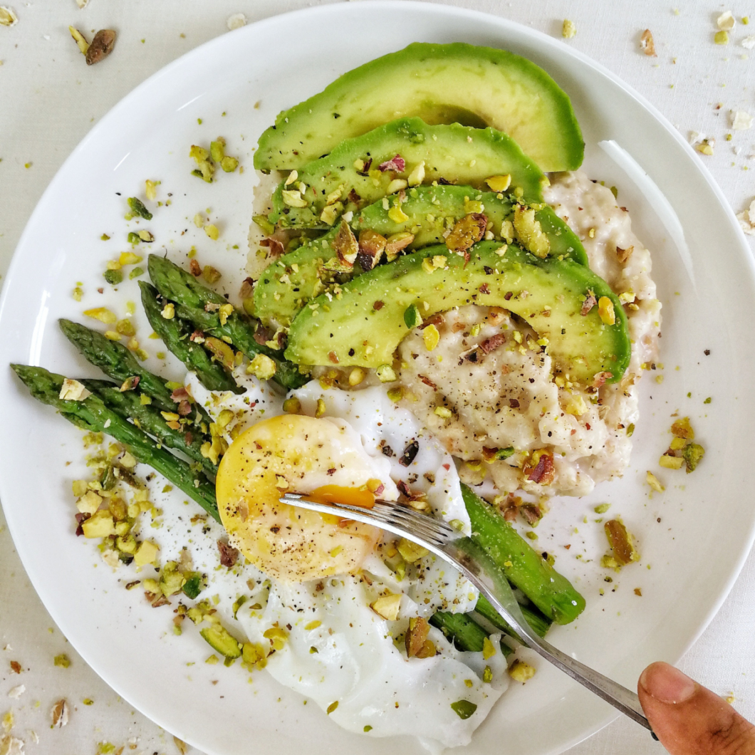 Savoury Porridge with Grilled Asparagus, Poached Egg, and Avocado