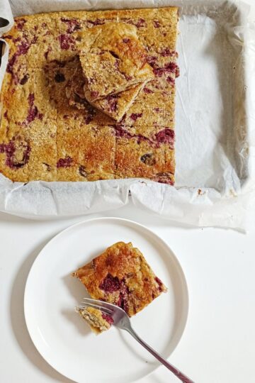 raspberry banana cake
