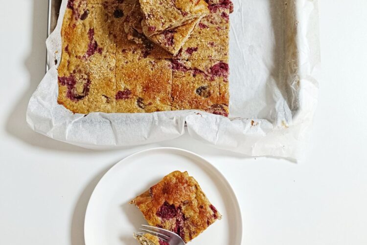 raspberry banana cake