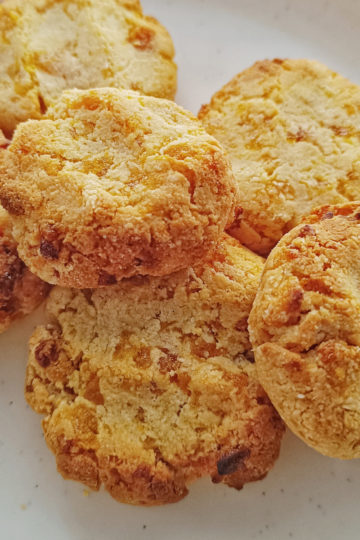 3-Ingredient Apricot Almond Cookies