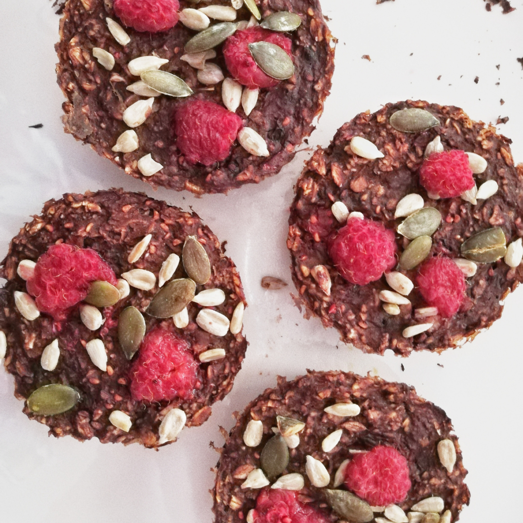 Baked Berry & Chocolate Oat Cups