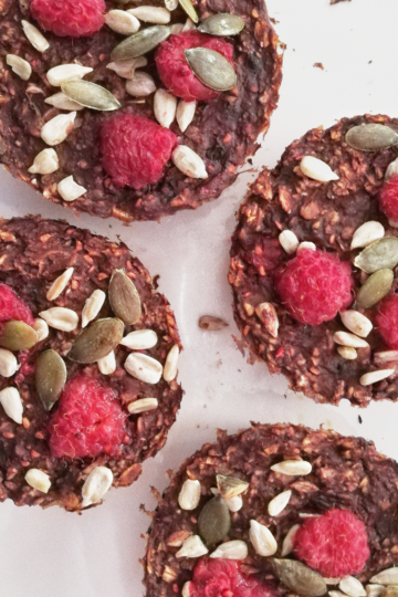 Baked Berry & Chocolate Oat Cups