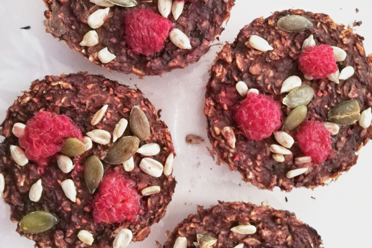 Baked Berry & Chocolate Oat Cups