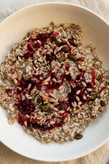 Magnesium-Rich Overnight Oats